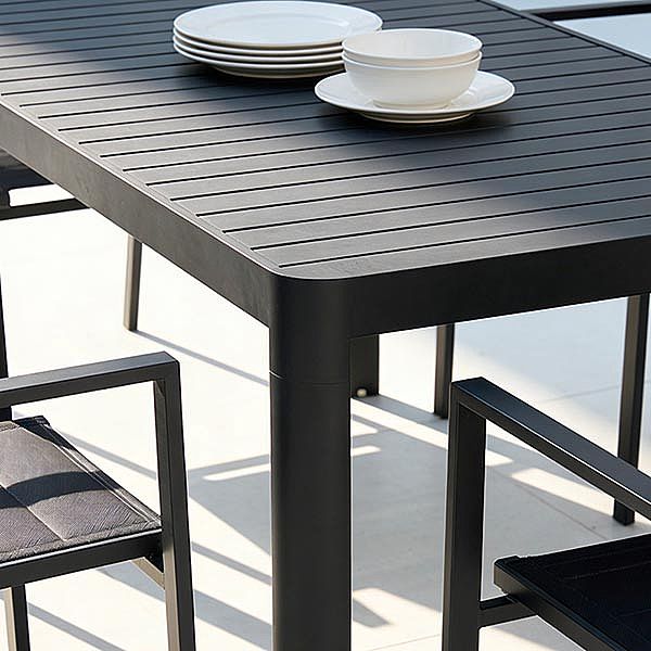 Großhandel: Ausziehbarer Outdoor - Esstisch aus Aluminium mit Lamellenplatte - rechteckiger Terrassen - und Gartentisch - 11D26C
