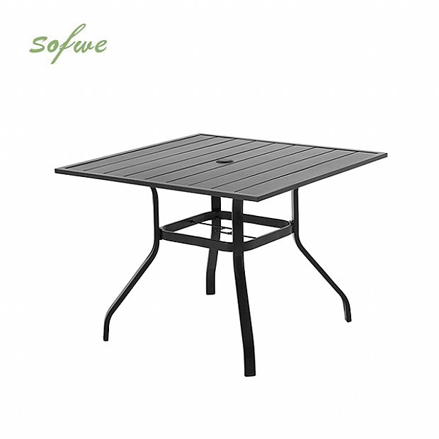 HF Patios Quadratischer Outdoor-Esstisch aus Eisen mit Sonnenschirmöffnung und Lamellen-Tischplatte | Großhandel - 11C12N