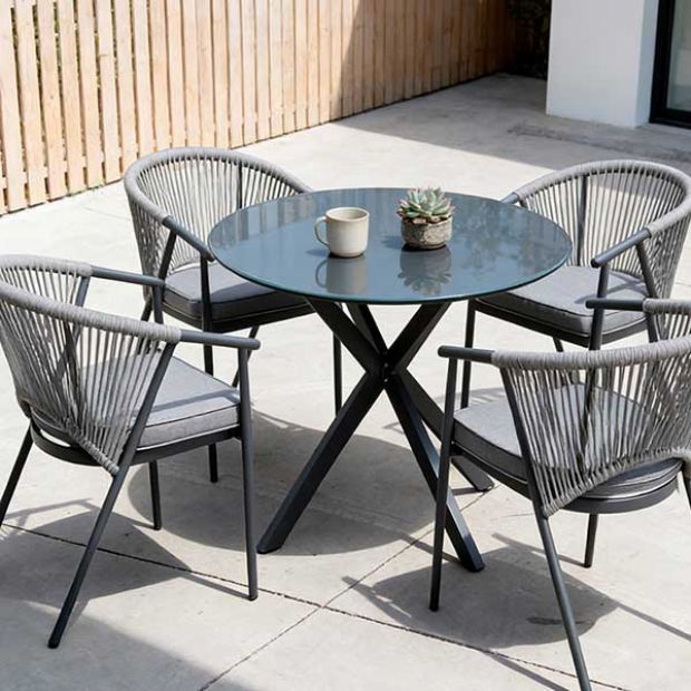 Runder Terrassentisch für den Außenbereich mit einer Tischplatte aus 5 mm starkem, mattiertem Glas mit Aufdruck - 11D26F