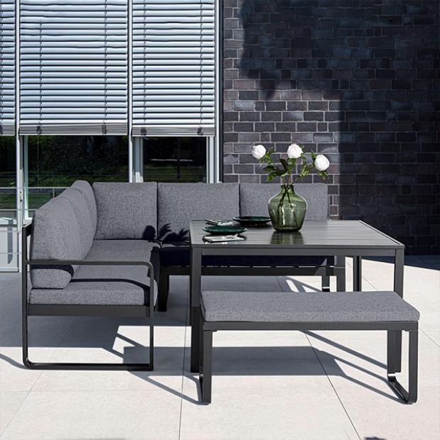 Sofagarnitur aus Aluminiumguss mit Tisch und Hocker - 11C01F