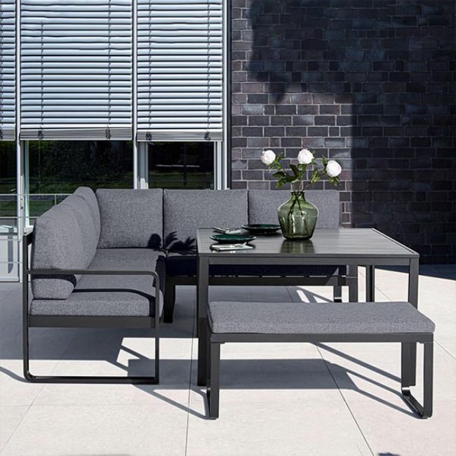 Sofagarnitur aus Aluminiumguss mit Tisch und Hocker - 11C01F