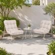 3-teiliges Terrassen-Lounge-Set im Großhandel mit dicken Kissen und rundem Glastisch für Balkon, Garten und den Außenbereich - 11C12J