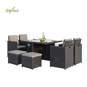 Outdoor Wicker Dining Set mit zwei Ottomanen und vier...