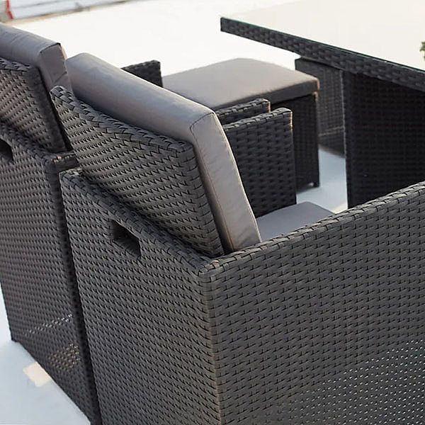 Outdoor Wicker Dining Set mit zwei Ottomanen und vier Sesseln Esstisch - 10D01D